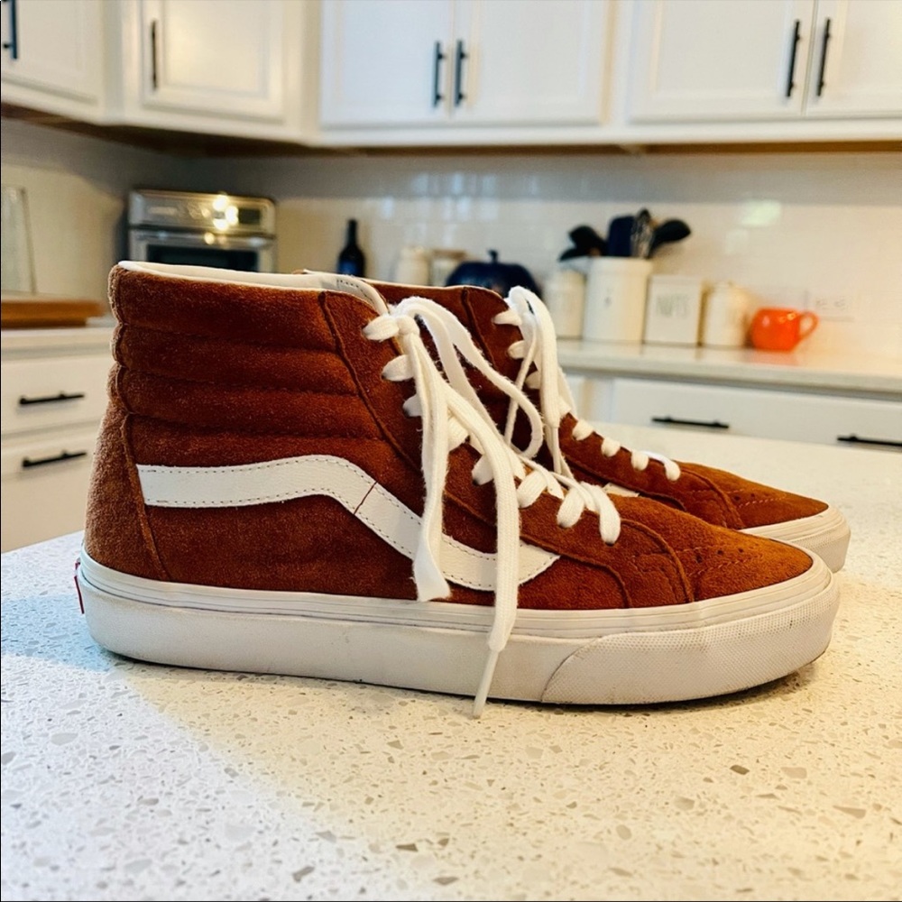 Vans High-Top sneaker- size 9 Hardly worn, very clean!